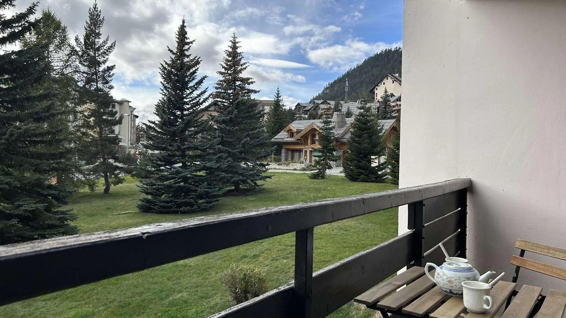 Confortable Studio 2 Pers. A Montgenevre, Balcon Ouest, Bien Equipe, Parking, Options Wifi Et Linge - Fr-1-330D-22 0*, Montgenevre France